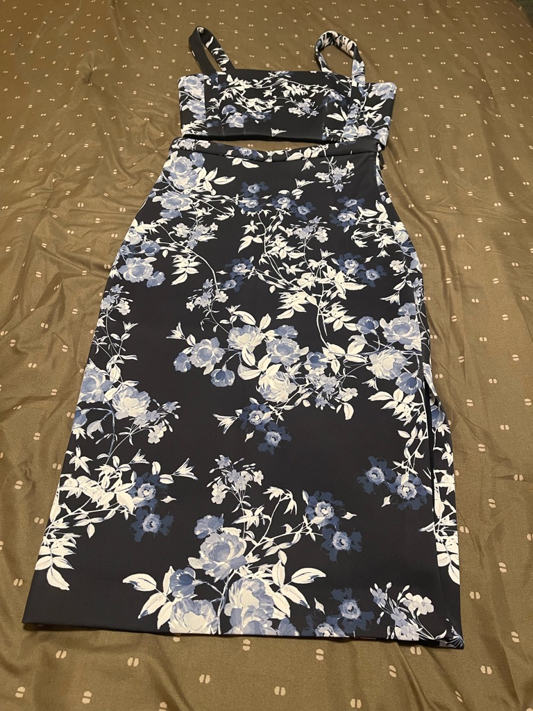 Marciano 2 Piece Set In Floral Print- Navy & White